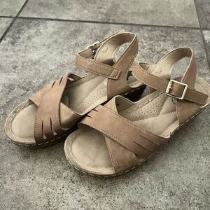 Stylish Tan Sandals for Women